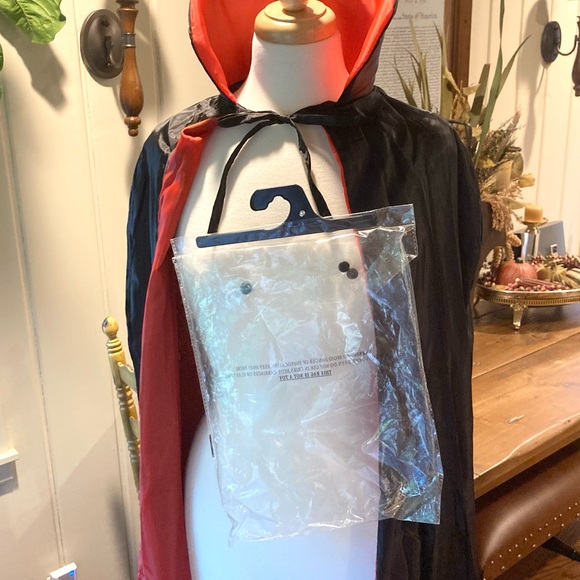 Halloween Costume Cape - Picture 4 of 4